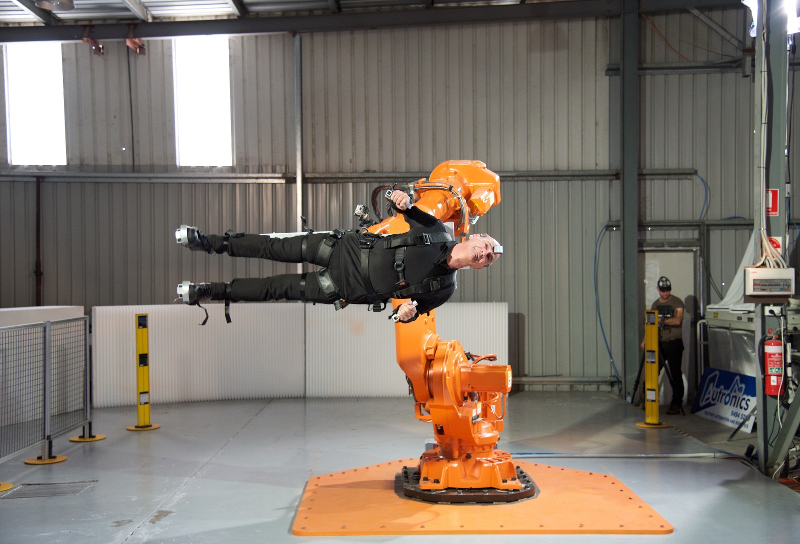 01 stelarc 《推动:机械手臂上的身体》 机械装置 2016年北京媒体艺术