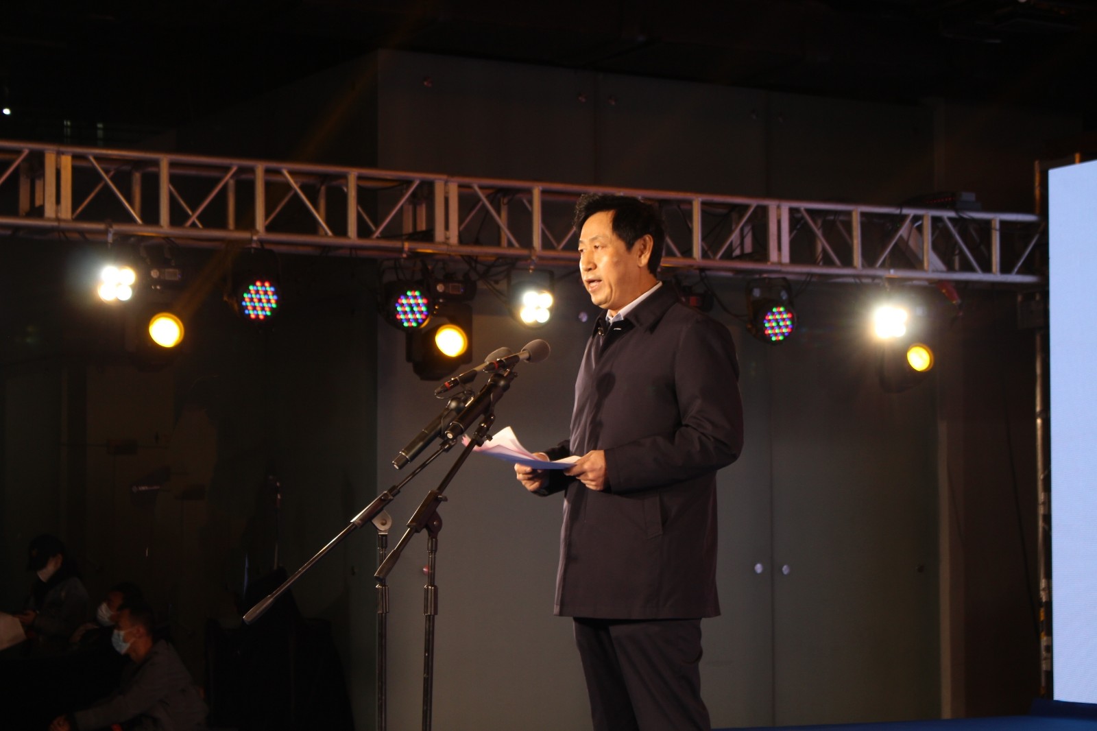 开幕式现场,大同市人大常委会副主任张忠义,大同市政府副市长荆虎
